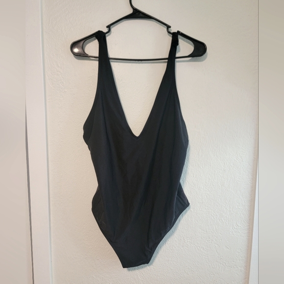 Mae Black Knotted Strap Deep V Coverage One Piece Swimsuit Large - Picture 1 of 9